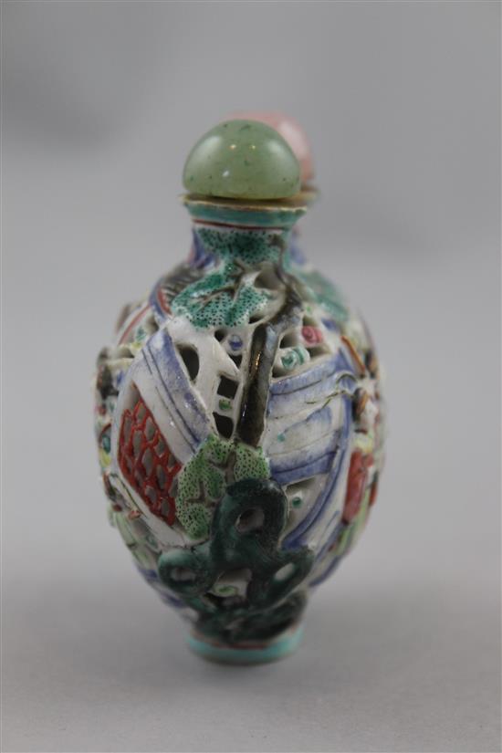 A Chinese moulded famille rose double snuff bottle, 1820-1850, 6cm, faults